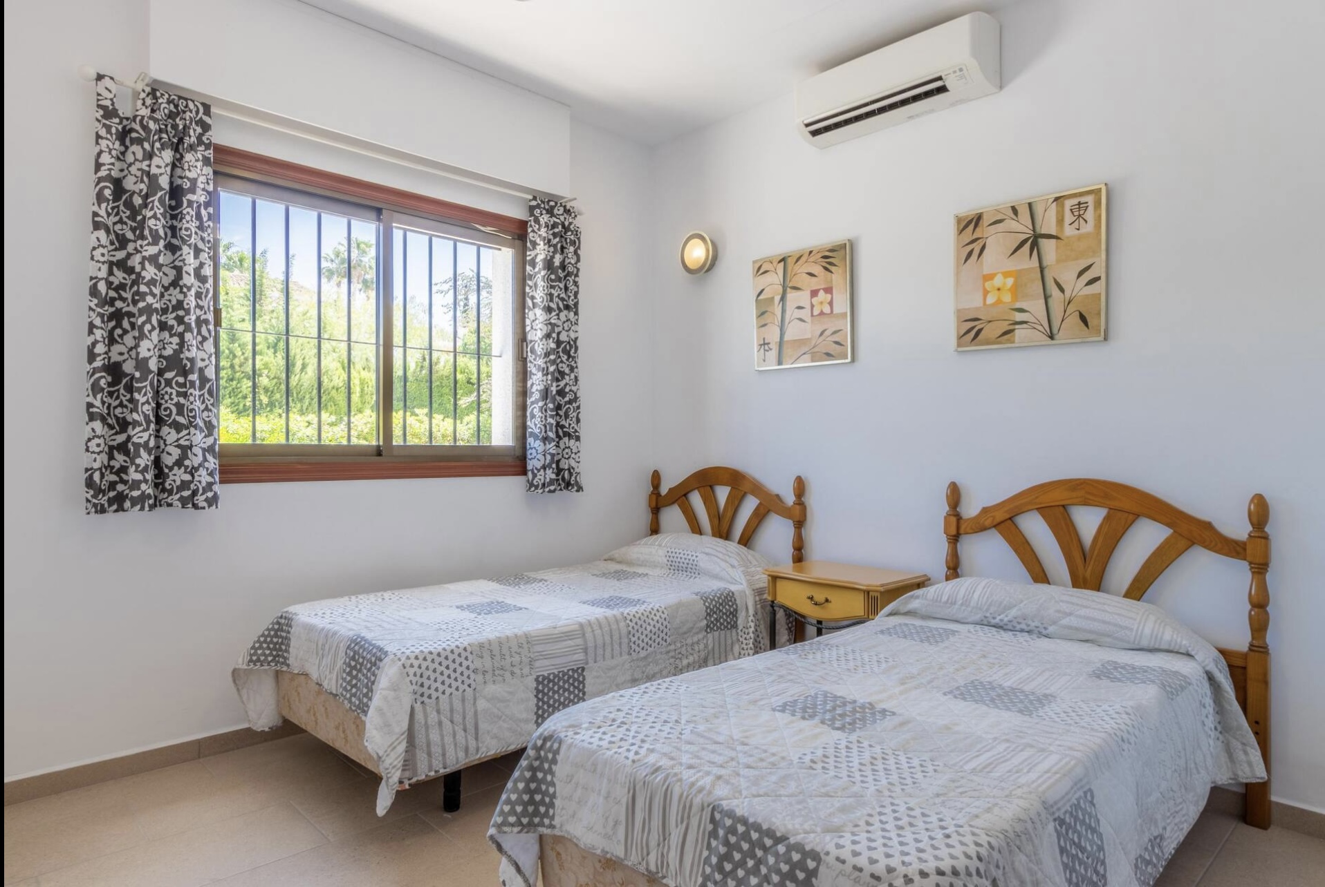 Grote villa te koop in Adsubia in de buurt van de golfbaan - Javea